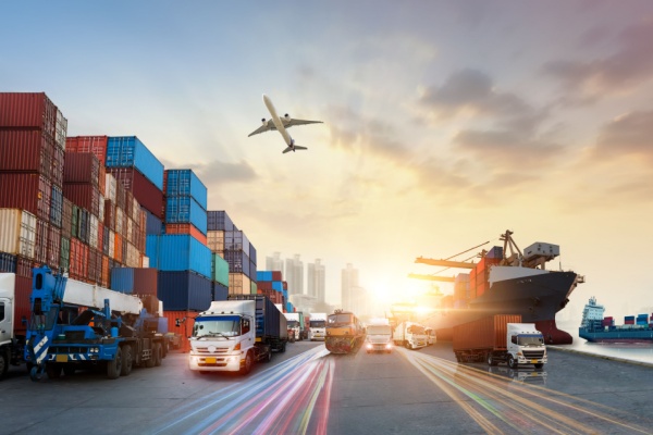 Rejouy - Shutterstock FLautotransort