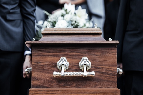 Rejouy - shutterstock entreprisesfuneraires